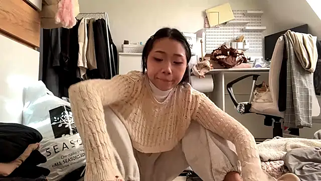 SweetMiaXO online show from May 11, 2026, 7:25 am