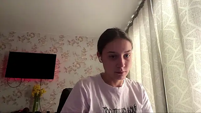 Snapshot of PagedLard chatting on April 7, 2026, 6:03 am PagedLard online show from April 7, 2026, 6:03 am