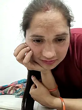 Cute-karisma1234 online show from February 27, 2026, 5:24 pm