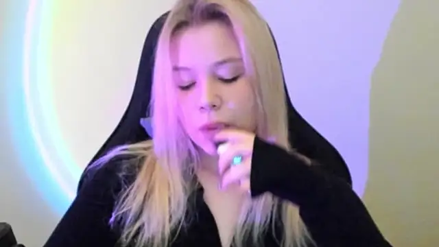 Lulu Di online show from February 21, 2026, 5:08 am