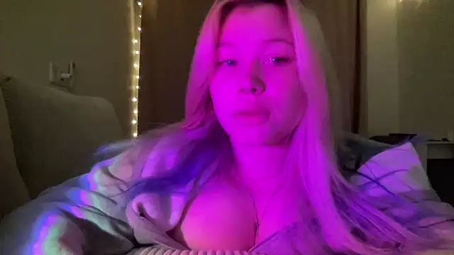 Lulu Di online show from March 16, 2026, 7:51 pm