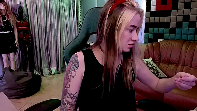 LeilaReal online show from February 2, 2026, 9:35 pm