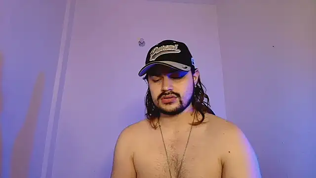 Snapshot of Derek_Vow chatting on May 12, 2026, 11:02 pm Derek Vow online show from May 12, 2026, 11:02 pm