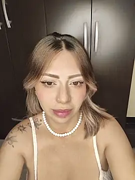 BellaDonna 16 online show from June 10, 2026, 1:28 am