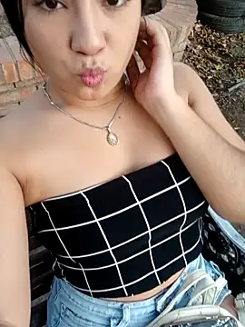 Ailen-cute online show from February 6, 2026, 9:51 pm