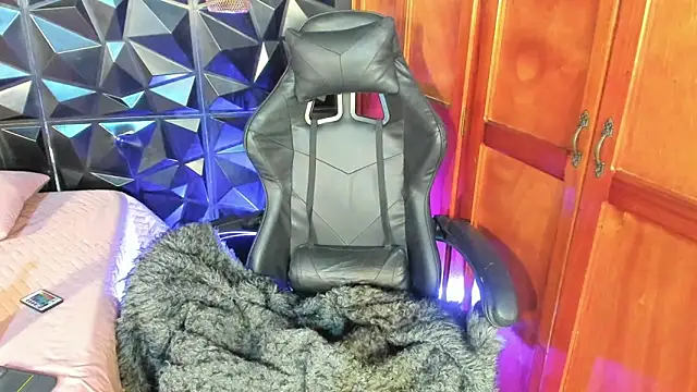 liia marin online show from February 5, 2026, 3:33 am