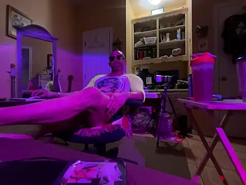 Snapshot of daddydonkey84 chatting on March 12, 2026, 4:40 am daddydonkey84 online show from March 12, 2026, 4:40 am