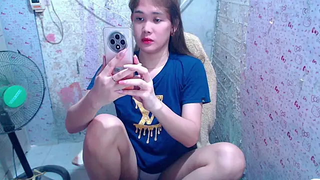 JuicyFoxCock online show from June 20, 2026, 12:58 am