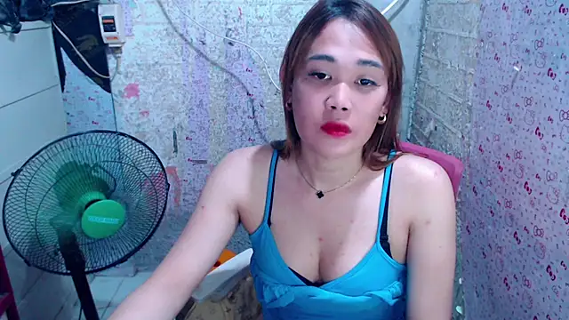 JuicyFoxCock online show from August 3, 2026, 10:32 am