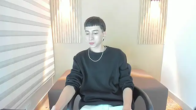 lian cameron online show from February 11, 2026, 3:44 am