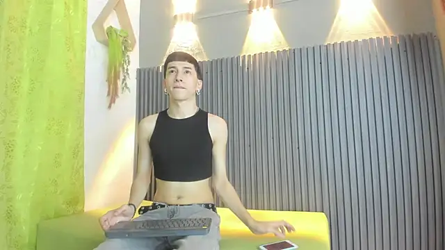 lian cameron online show from February 28, 2026, 3:51 am