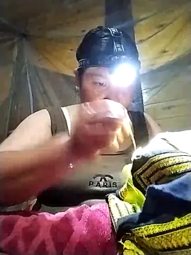 kussecka online show from May 8, 2026, 1:44 am