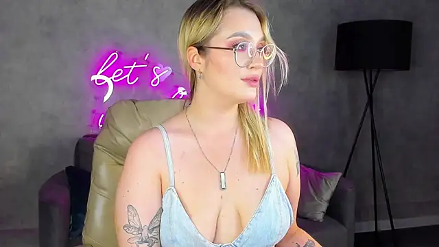 Viickie Nelsson online show from August 5, 2026, 9:23 am
