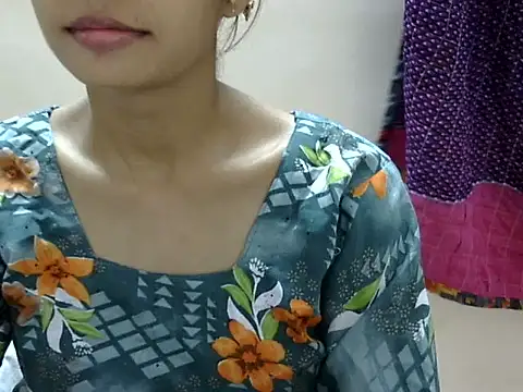 Snapshot of Kulsum_S chatting on July 6, 2026, 2:03 pm Kulsum S online show from July 6, 2026, 2:03 pm