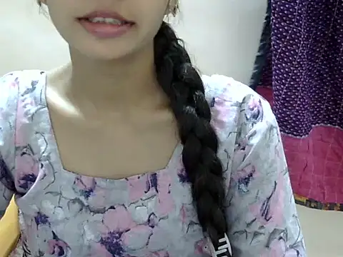 Snapshot of Kulsum_S chatting on July 8, 2026, 1:59 pm Kulsum S online show from July 8, 2026, 1:59 pm