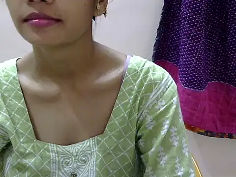 Snapshot of Kulsum_S chatting on August 1, 2026, 2:05 pm Kulsum S online show from August 1, 2026, 2:05 pm