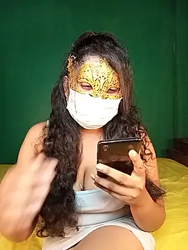 Snapshot of Fiona_Girl chatting on July 28, 2026, 2:13 pm Fiona Girl online show from July 28, 2026, 2:13 pm