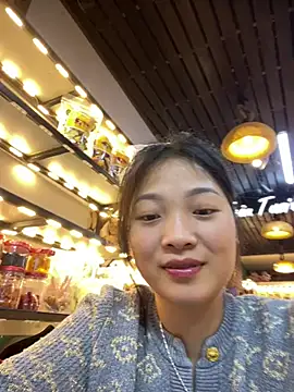 Lyn-be99 online show from May 5, 2026, 1:30 pm