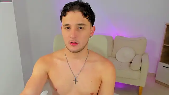 Massimo Fiore online show from February 4, 2026, 10:36 pm