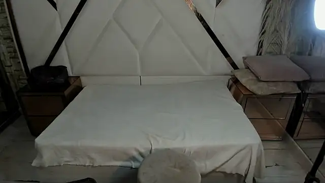 Shara Oz online show from February 14, 2026, 3:14 am