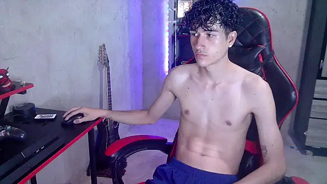 Snapshot of Johnny_cagee_ chatting on July 14, 2026, 12:24 am Johnny cagee online show from July 14, 2026, 12:24 am