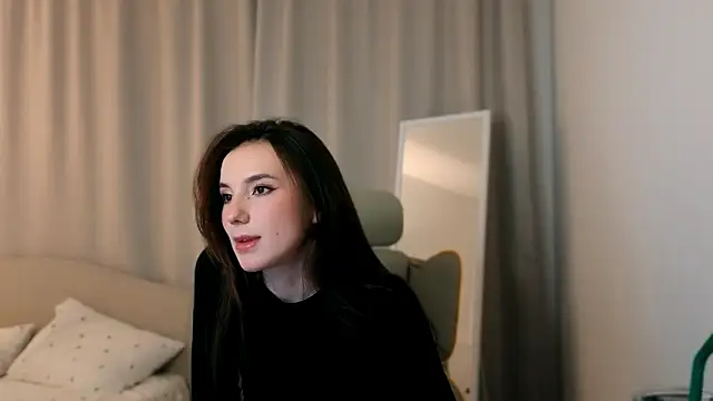 ssandralovin online show from February 23, 2026, 7:44 pm