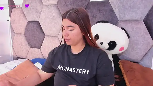 DulceJones online show from March 5, 2026, 10:39 pm