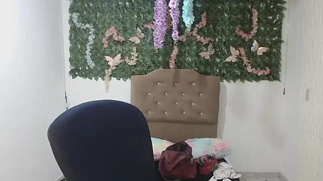 adara cute 69 online show from February 26, 2026, 5:01 pm