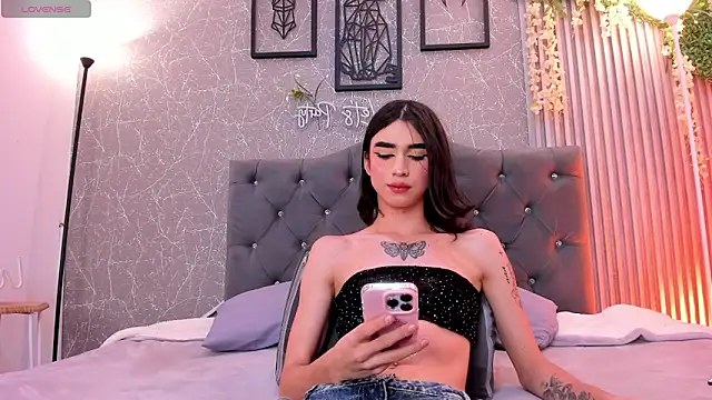 lana gill1 online show from May 9, 2026, 7:08 pm