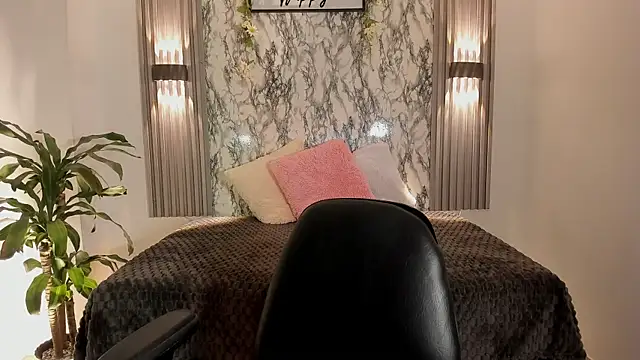 ChloeeMasonn online show from May 7, 2026, 11:04 am