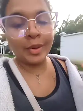 Snapshot of Adina_Skaly chatting on March 17, 2026, 11:02 am Adina Skaly online show from March 17, 2026, 11:02 am