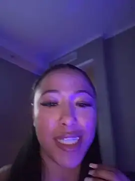 Lunakiana online show from February 12, 2026, 4:13 pm