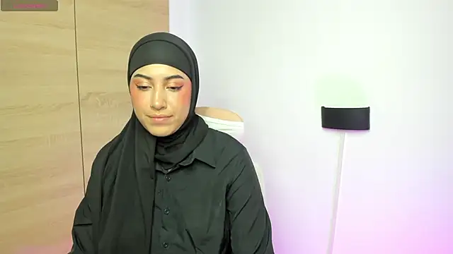 LAY LA  online show from February 25, 2026, 10:41 pm