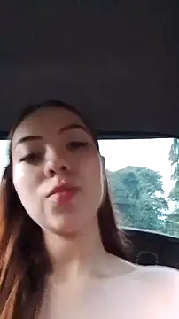 lizzyrossie online show from June 18, 2026, 10:47 pm