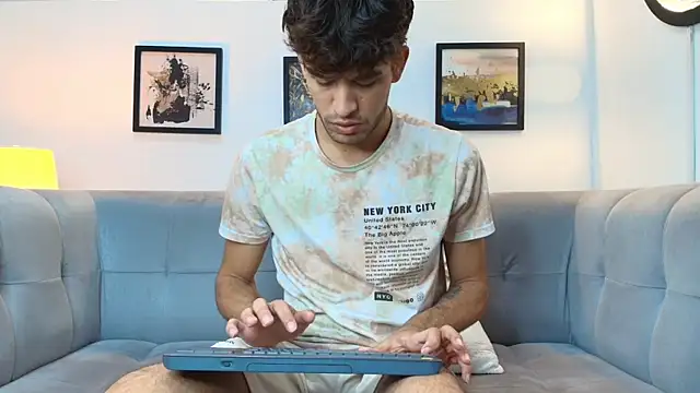 PRETTY COCK1 online show from February 18, 2026, 7:15 am