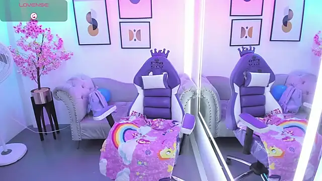 Victoria  doll online show from May 4, 2026, 12:23 pm