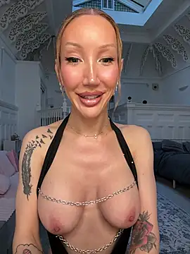 Allana29 online show from August 8, 2026, 7:38 pm