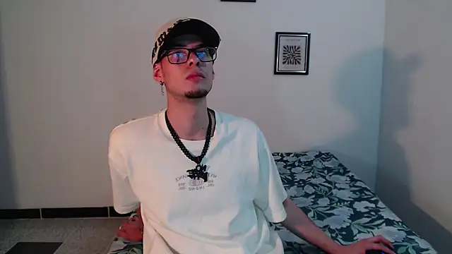 Snapshot of Vlad__night chatting on February 25, 2026, 3:49 am Vlad night online show from February 25, 2026, 3:49 am