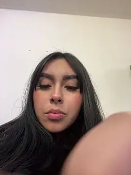 scarlett pinkk1 online show from February 25, 2026, 3:27 am