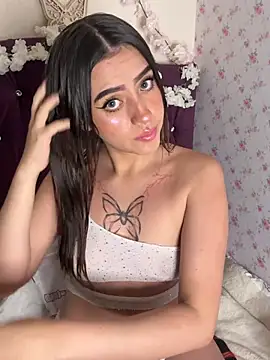 LunaaBlossom online show from February 1, 2026, 9:13 pm