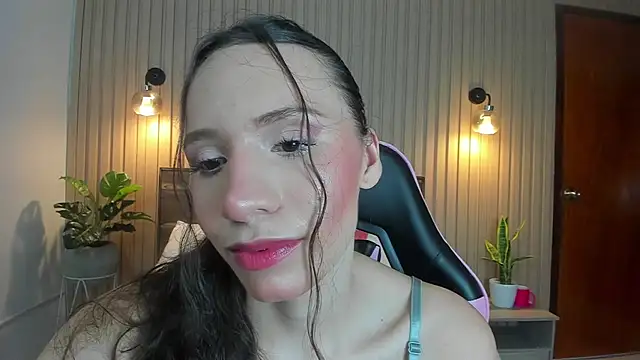 valeryn  rosse online show from August 5, 2026, 1:08 am