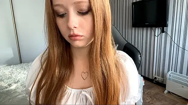 EmilyBubble online show from February 4, 2026, 7:25 am