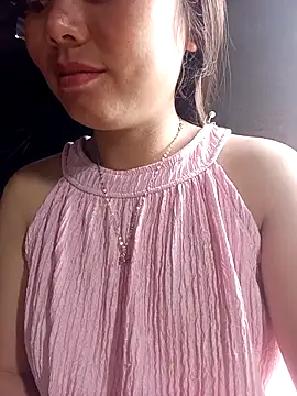 Rose-222 online show from May 5, 2026, 11:57 pm