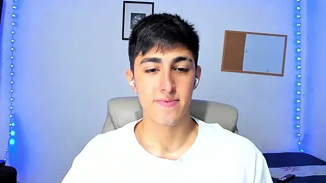 babyted272 online show from April 16, 2026, 9:39 pm