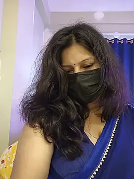 Snapshot of noty_girl2 chatting on June 3, 2026, 7:33 am noty girl2 online show from June 3, 2026, 7:33 am