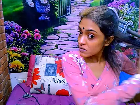 Snapshot of IndianPretty14u2Luv chatting on July 13, 2026, 5:21 am IndianPretty14u2Luv online show from July 13, 2026, 5:21 am