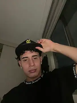 Maximuz1920 online show from February 6, 2026, 12:26 am