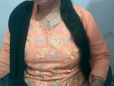 Cute Aliyaa online show from March 6, 2026, 8:22 am