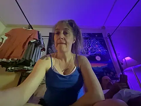 Snapshot of Sunflower0025 chatting on April 26, 2026, 7:00 pm Sunflower0025 online show from April 26, 2026, 7:00 pm