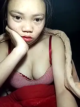 derylove  online show from February 8, 2026, 4:43 pm